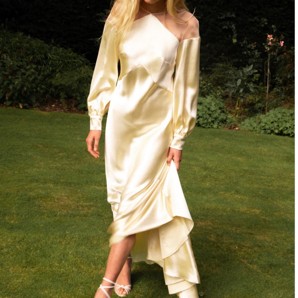 THE OWN STUDIO Wedding Dress